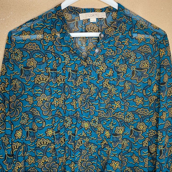 ✨SOLD✨ 🎉3 for $15🎉 LOFT Long Sleeve Button Up Teal Blouse with Floral Design - Picture 3 of 5